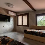 Villa комплекс родопска среща - къщи и Batak